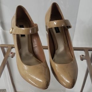 WHITE HOUSE BLACK MARKET SHOES